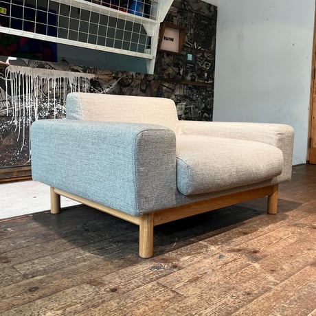 USED WOODEN LEG FABRIC 1P SOFA