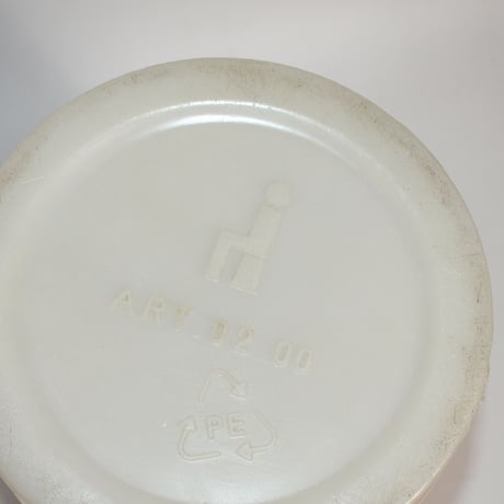 PLASTIC TRASH CAN