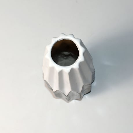 USED PLASTIC HAND PAINTED FLOWER VASE