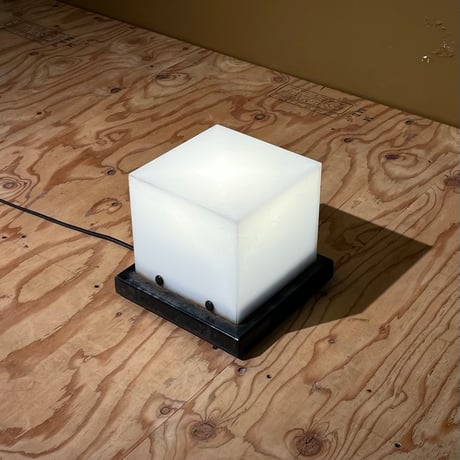 USED PLASTIC SHADE SQUARE LAMP