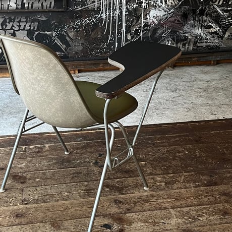 VINTAGE 50’S-60’S “HERMAN MILLER” STEEL FRAME NAUGAHYDE LEATHER WOODEN TABLE CHAIR