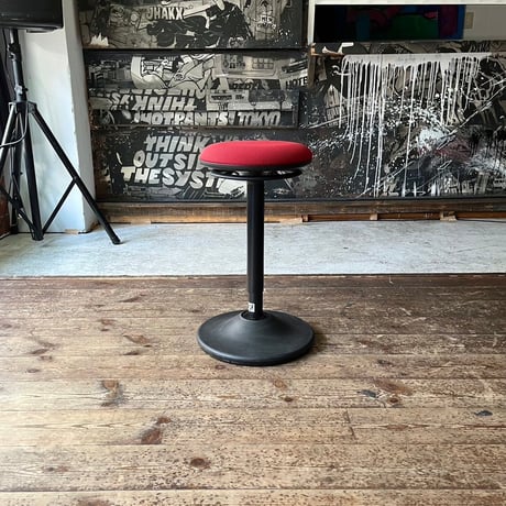 JAPAN USED “OKAMURA / PIROUETTO” LIFTING STOOL