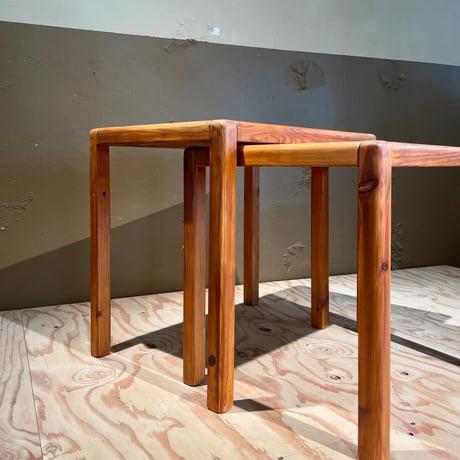 USED WOODEN TILE BOARD NEST TABLE