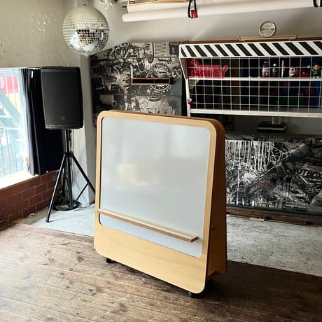 USED WOODEN CARRY WHITEBOARD