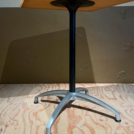 USED METAL LEG WOODEN TOP BOARD TABLE