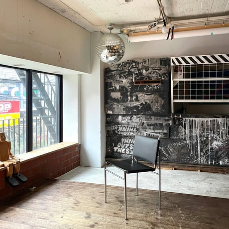 USED STEEL LEG LEATHER CHAIR