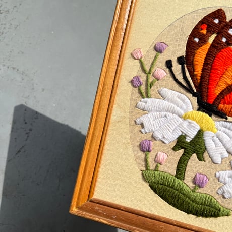 USED UNKNOWN ARTIST EMBROIDERY PAINTING WALL ART