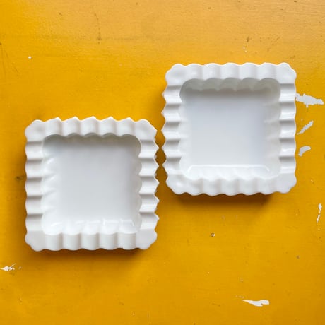 VINTAGE 60’S “FENTON” HOBNAIL WHITE MILK GLASS SQUARE ASHTRAY