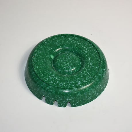 PLASTIC ASHTRAY