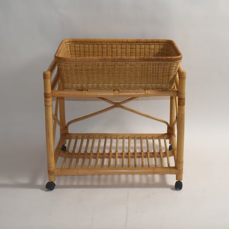 JAPAN USED BAMBOO & RATTAN CARRY LAUNDRY SHELF