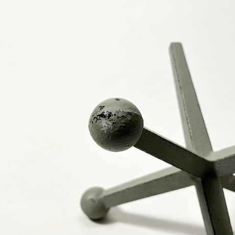 USED IRON BOOKEND