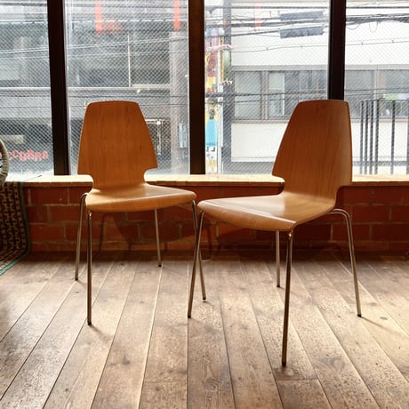WOOD STACKING CHAIR