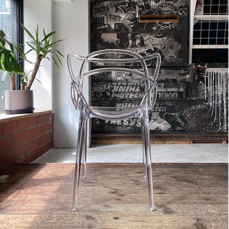 USED ACRYLIC ARM CHAIR