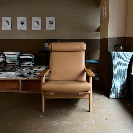 USED WOODEN FRAME VINYL LEATHER SEAT ARM CHAIR