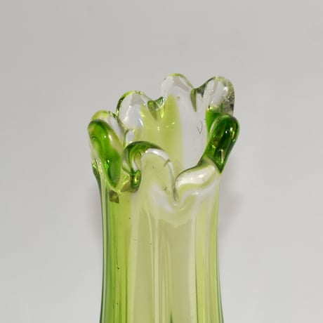USED GLASS FLOWER VASE