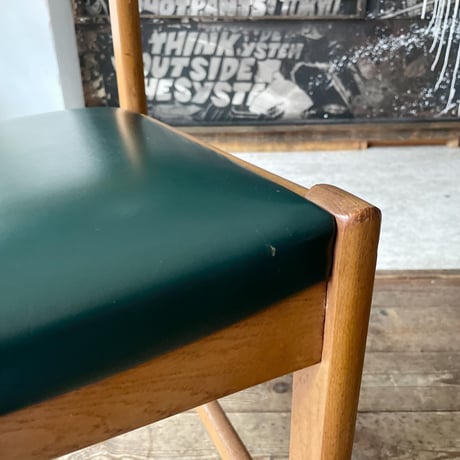 VINTAGE 70'S WOODEN CHAIR