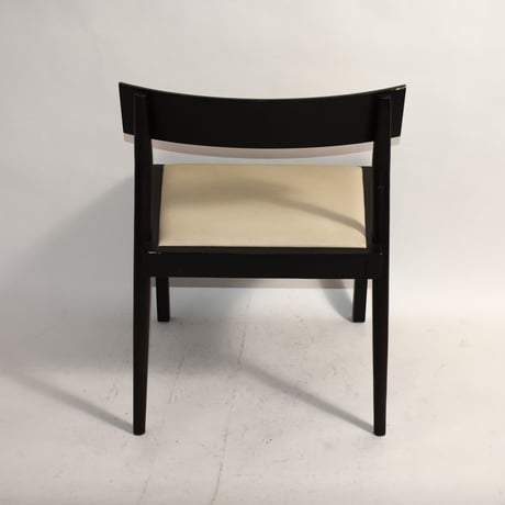 USED WOODEN CHAIR