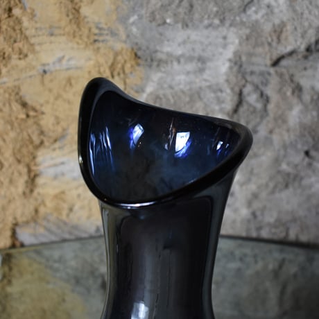REFLECTIVE GLASS FLOWER VASE