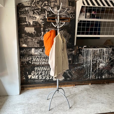 USED STEEL LEG FOLDING COAT HANGER