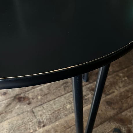 JAPAN USED IRON LEG DINING ROUND TABLE
