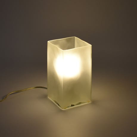 USED GLASS SHADE TABLE LAMP