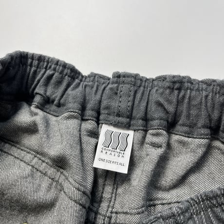 COMFORTABLE REASON "Color Denim Shorts"