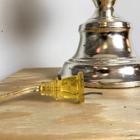 ALUMINUM TABLE LAMP