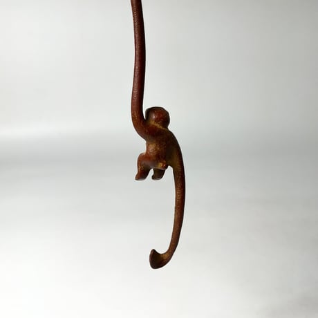 USED MONKEY MOTIF IRON HOOK