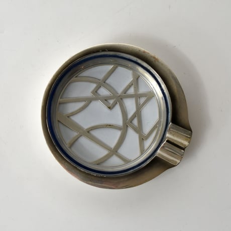 USED IRON FLAME GLASS ASHTRAY
