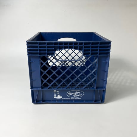 VINTAGE "BERKELET FARMS" PLASTIC MILK CASE