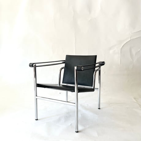 USED LEATHER SEAT STEEL FLAME LOUNGE CHAIR
