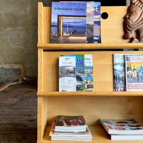 JAPAN USED “ACTUS / EHON” WOODEN MAGAZINE RACK