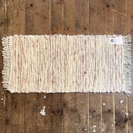 HANDWOVEN WOOL RUG