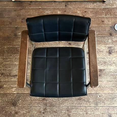 JAPAN VINTAGE 70S “HOUTOKU” STEEL FRAME VINYL LEATHER WOODEN ARM CHAIRS