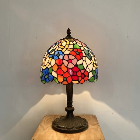 STAINED GLASS TABLE LAMP