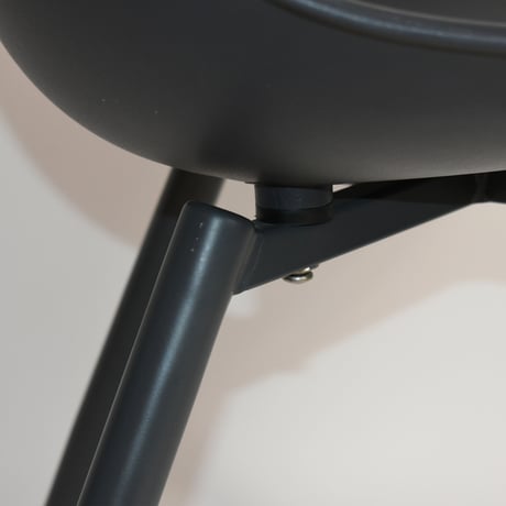 USED PLASTIC SHELL CHAIR