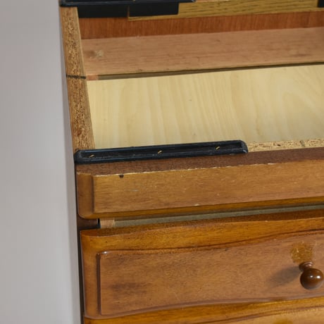 USED 80'S WOODEN FIVE DRAWER CHEST