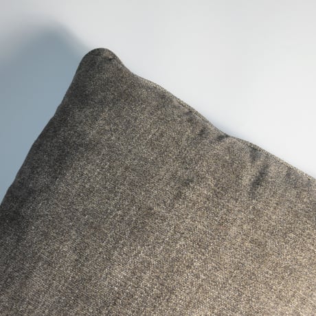 USED DESIGN PATTERN SQUARE CUSHION
