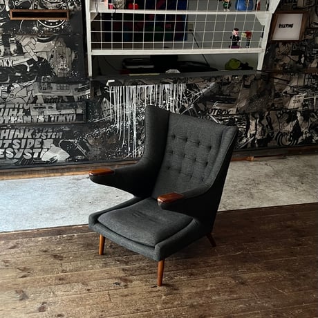 USED WOODEN FRAME FABRIC EASY CHAIR