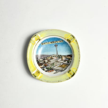 VINTAGE "SEATLE WORLDS FAIR" CERAMIC ASHTRAY