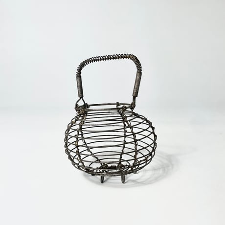 VINTAGE WIRE BASKET