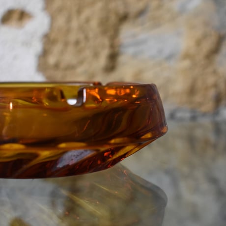 AMBER GLASS ASHTRAY