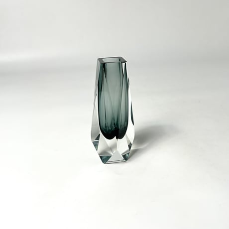 USED GLASS FLOWER VASE