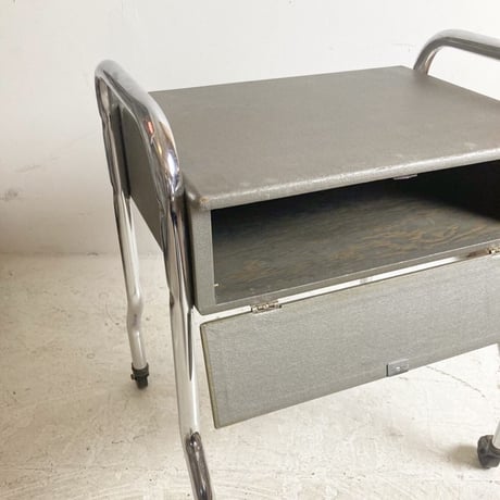VINTAGE MOVING SHELF