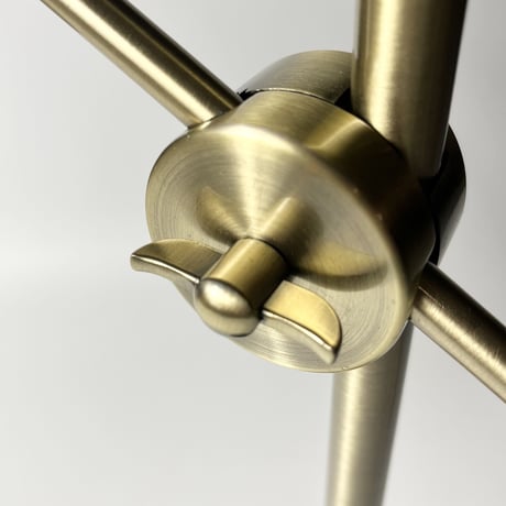 USED METALLIC ADJUSTABLE DESK LAMP