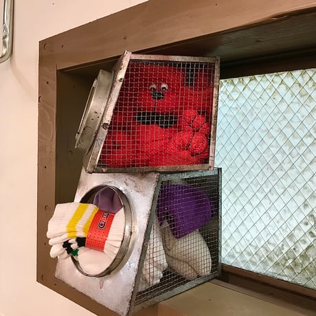 VINTAGE ALUMINUM WIRE BASKET