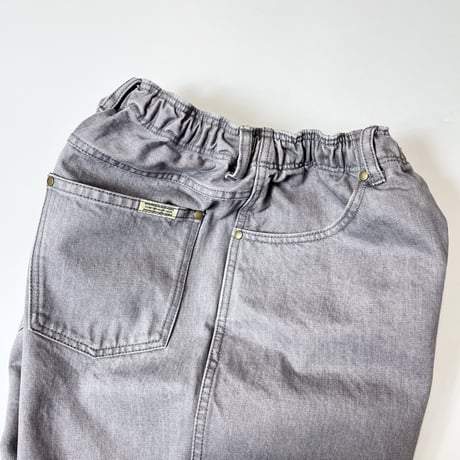 COMFORTABLE REASON  “Fade Denim Slacks”