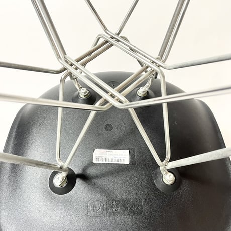 USED / "HERMAN MILLER / EAMES" SHELL CHAIR