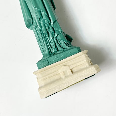 USED STATUE OF LIBERTY OBJECT