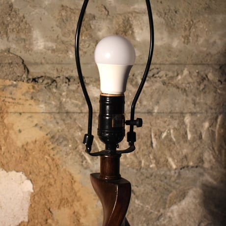 WOODEN TABLE LAMP